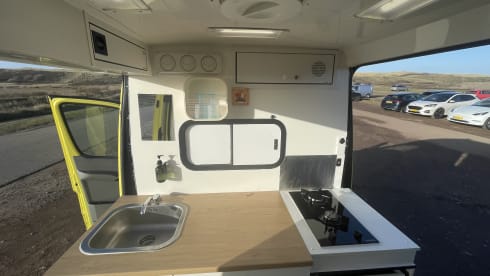 Camperlance – Ruime tweepersoons ambulance camper