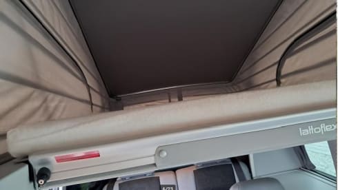 MP VAN – 4p Mercedes-Benz campervan uit 2011