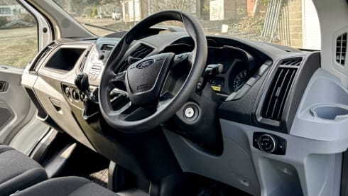 Hugo Away – Ford Transit Jumbo (Insurance included)