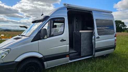 Sprinterella – Off-Grid Mercedes Benz Sprinter - great spec