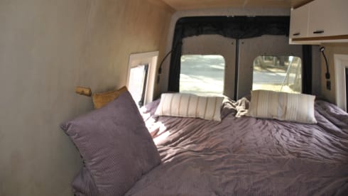 WHITE LION – HANDCRAFTED CAMPERVAN WITH A WARM ATMOSHERE 