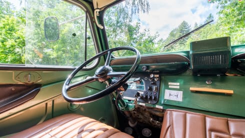 Woody – Classic Citroen HY 1976 bus camper