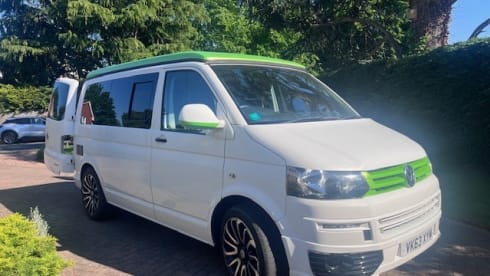 The Green Machine – Volkswagen T5 - Sleeps 4, fab fun!