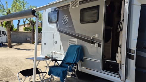 Luxe en Comfort voor 2 peronen : KNAUS VAN TI PLUS 650 MEG AUTOMAAT