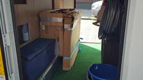 ColumBus – Luxurious Adria Family Camper for 5 people with bicycle rack