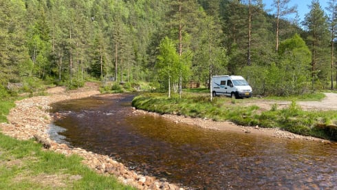 Luis – Compact but complete off-grid camper 