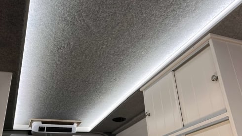 Dream Camper – 2p Volkswagen Crafter camper from 2018