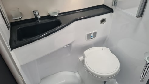 Camper vrijheid op top niveau – 4p Challenger semi-integrated from 2019