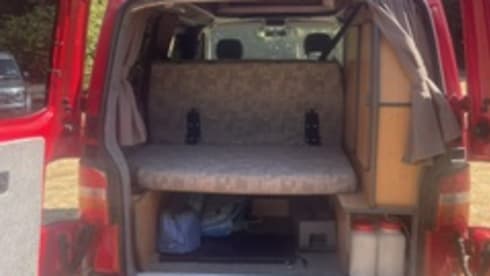 Volkswagen campervan met 4 slaapplaatsen uit 2005