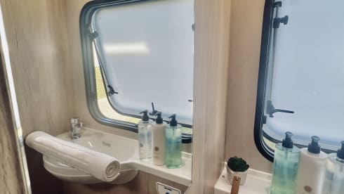 Expedition C71 – 4 berth, 4 belt (2025)