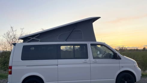 Adventure van  –  the coolest Volkswagen automatic from Edinburgh airport 