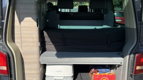 Black – Volkswagen California 4 posti letto