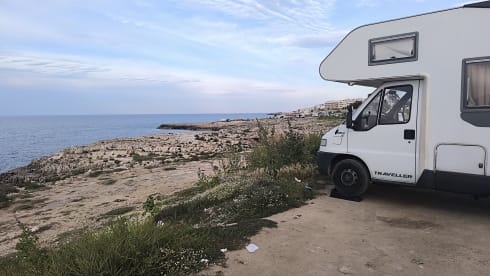 Schlankes KNAUS Traveller 4p, 5,5 m und doppelte Klimaanlage!