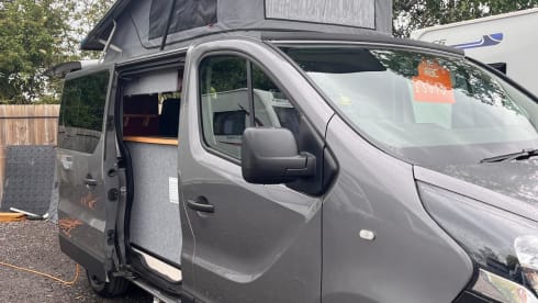 Bazz Van Dan – Camping-car 4 places, autre modèle de 2017