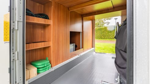 Very luxurious semi-integrated camper with a lot of comfort