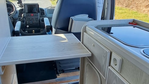2p Peugeot bus with toilet