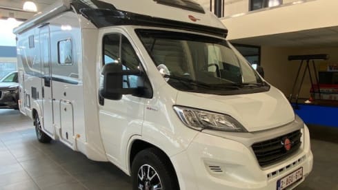 Beautiful luxury Burstner IXEO 680