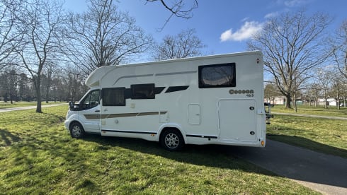 Full option 5 person Benimar automatic