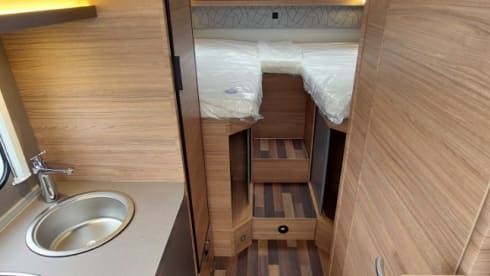 Excellent Campers  – LMC Camper semi-integrato Zeeland Fiandre