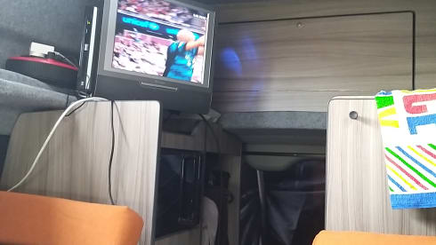 Silver Shadow – 4+ Berth Toyota Hi-Ace