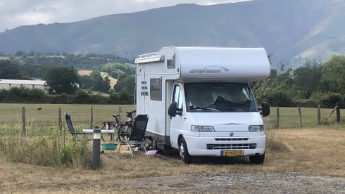 4p Hymer alcove from 2001