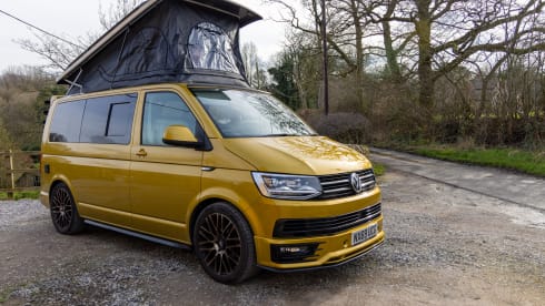 Goldbug – Stunning Luxury VW - Sleeps 4 with awning
