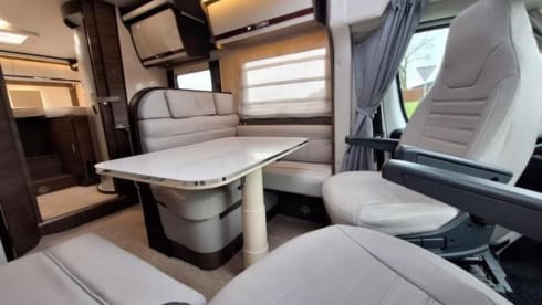 5 peroons familie camper – 5p Fiat integrated uit 2017