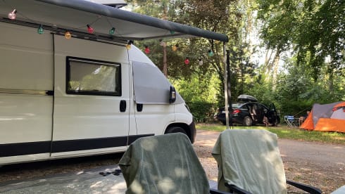 Meijpol bus – Bus camper with lifting roof 