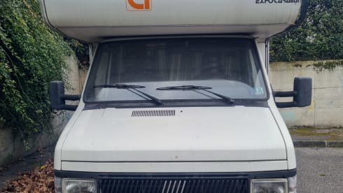 Ducato 6 seats 5 sleeps, with separate room and separate shower