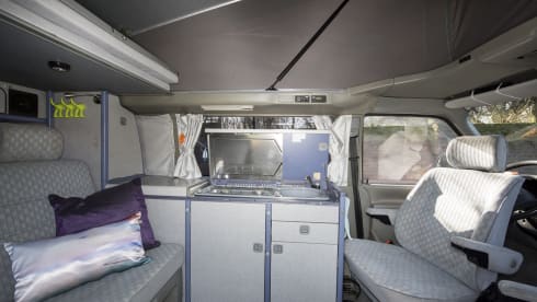 Sunset - VW T4 California with sleeping roof; vending machine