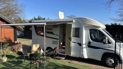 Piloot – Pilote camper - a big people camper! fully furnished!