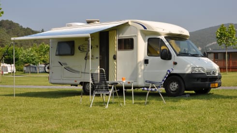 2-seater LMC semi-integrated from 2004