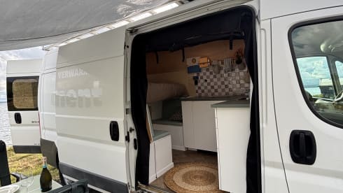Busje – Peugeot campervan omgebouwd in 2026