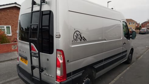 athena – 2014 Vauxhall Movano 3 berth campervan