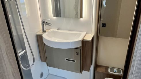 Romantic Luxury Camper – 2p LMC semi-integrated from 2020