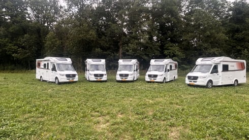 Ruime Mercedes Benz camper voor 4 personen – Spacious Mercedes Benz camper for 4 people