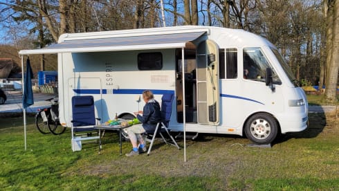 Huisje op wielen – Beautiful spacious integral camper
