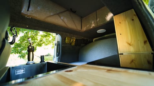 Unhiked – Camper Mercedes-Vito con cambio automatico