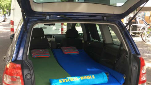 Opel Zafira – Camping pour deux personnes