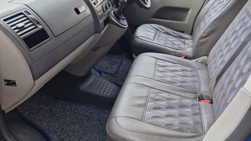 Vince – 4 berth Volkswagen campervan from 2011