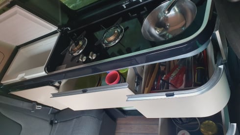 4p Mercedes-Benz camper bus. Euro 6 + automatic
