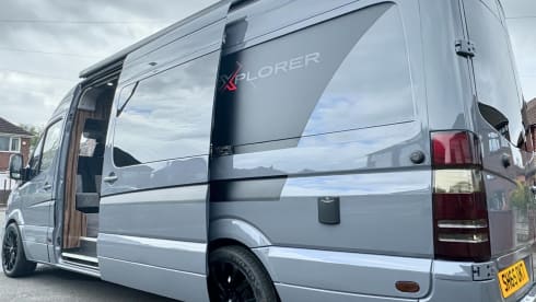 Explorer  – Mercedes Benz Luxury LWB Campervan