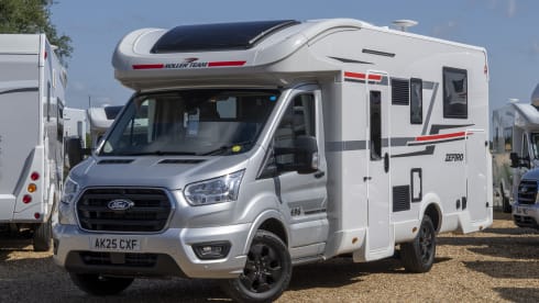 AK25 CXF – Zefiro 696 | Island Bed ideal for couples 