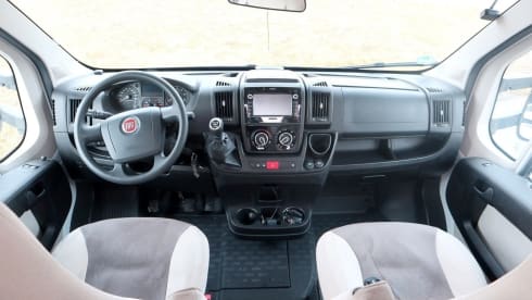 Sunlight – Reisemobil Sunligt mit 6 Schlafplätzen