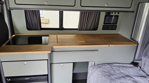 Reggie – 2025 Renault Crusader Off-Grid 4-berth Campervan