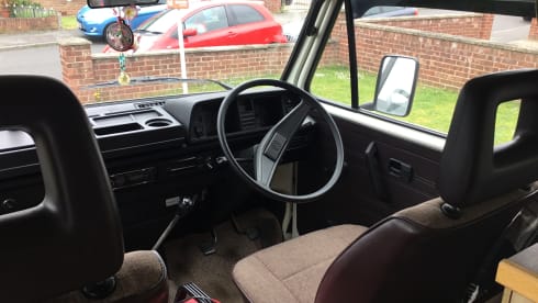 Gurty – VW T25 Holdworth conversion 