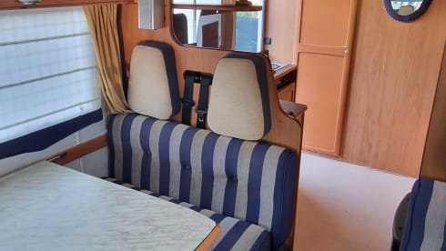 falcon – Fiat Camper Moncajo Attic - 7 Seats