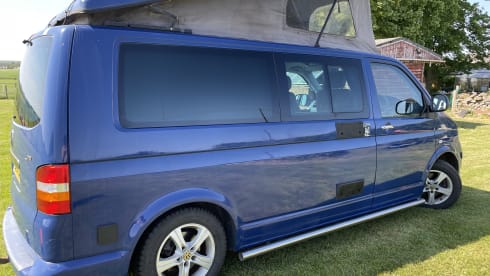 Magic – 4 berth Volkswagen T5 LWB Campervan