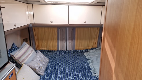 Max – 2/3 berth Fiat Ducato 2010 self contained with H&C water, shower and WC