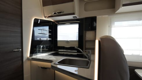 Brand new Ford McLouis Carat 473 Automatic | 2025 | 5 persons